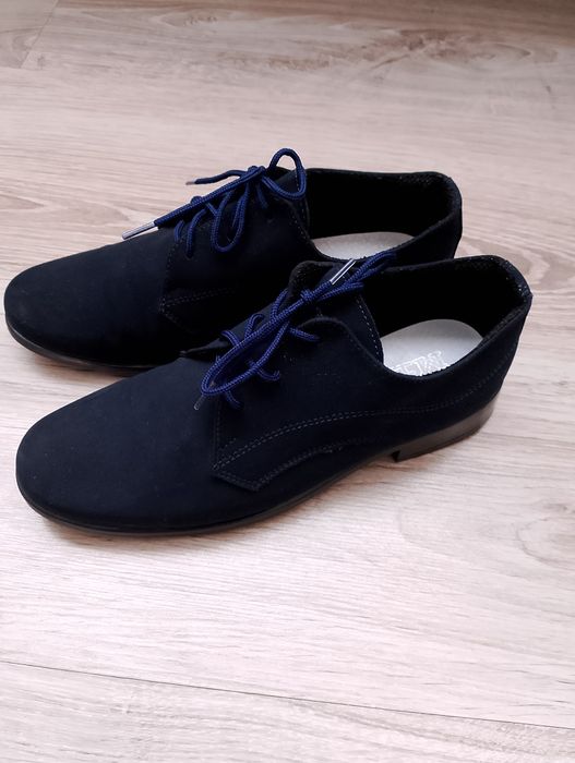 Eleganckie buty chłopięce 31