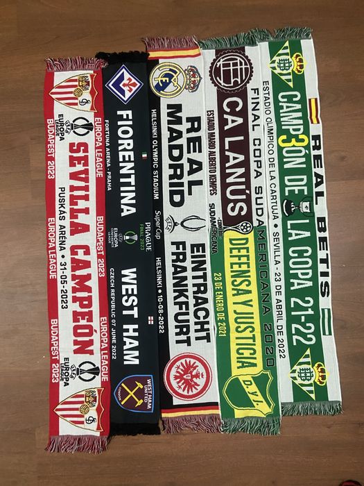 Lote 5 Cachecóis de Finais Europeias