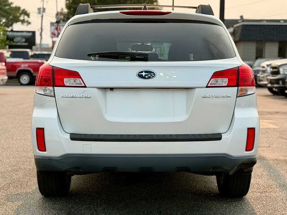 Subaru Outback 2.5i Limited      2013