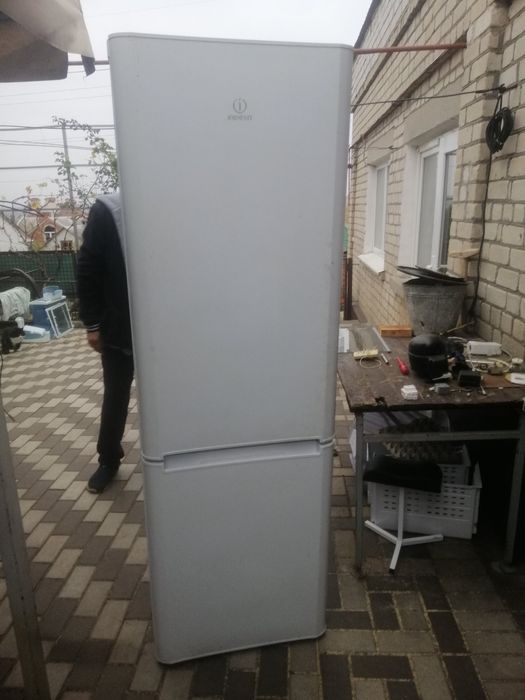 Холодильник Снайге, Индезит, Самсунг