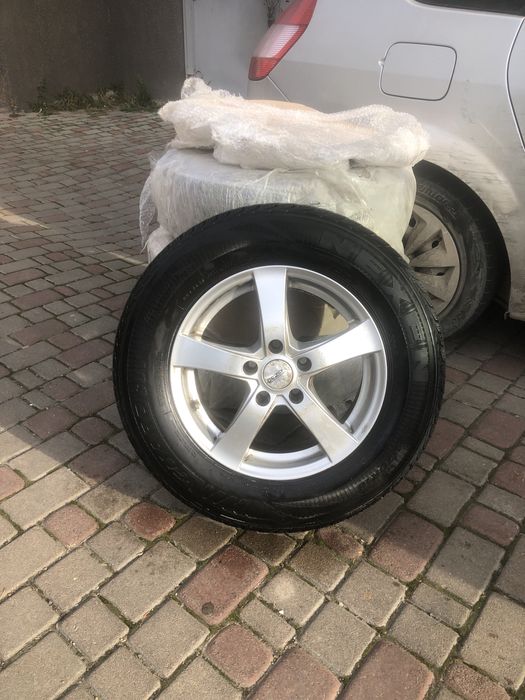 Шини 215 60 R16, диски з шинами від Nissan X trail