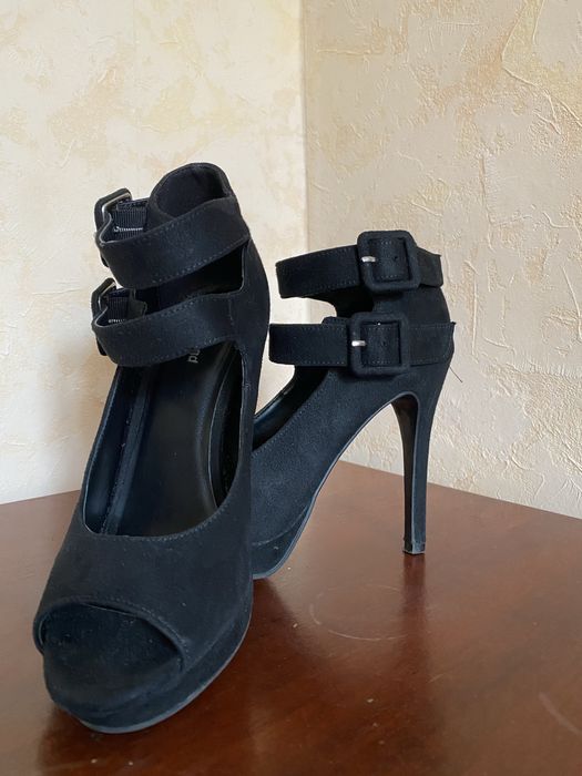 Туфлі чорні на підборах, 37 розмір, майже нові - 350