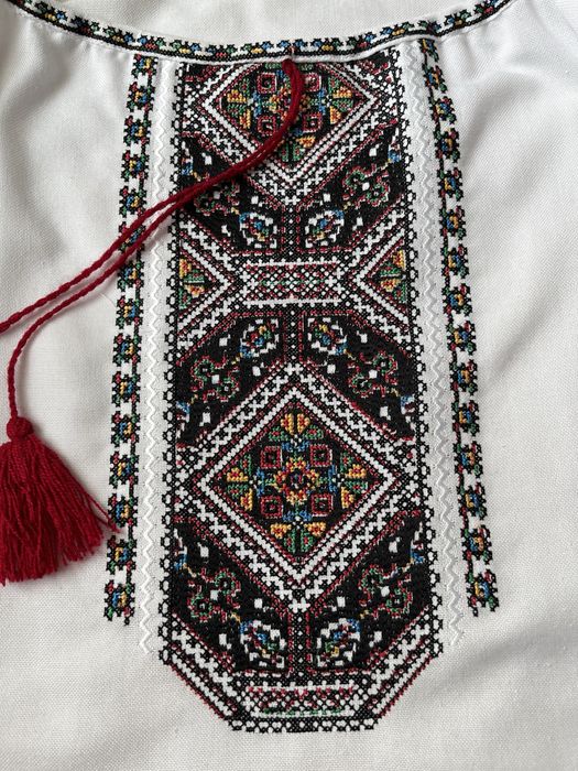 Вишиванка жіноча розмір S