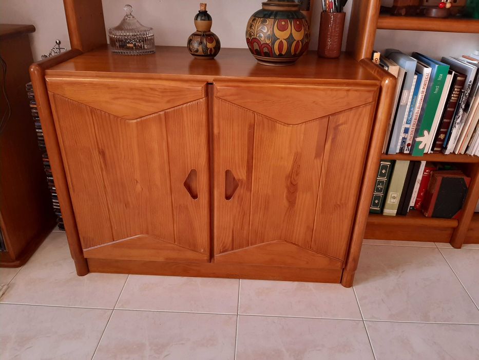 Móvel de sala de jantar em cerejeira, desdobrável em 3 módulos