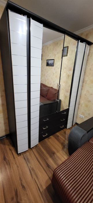 Прощається шафа для речей