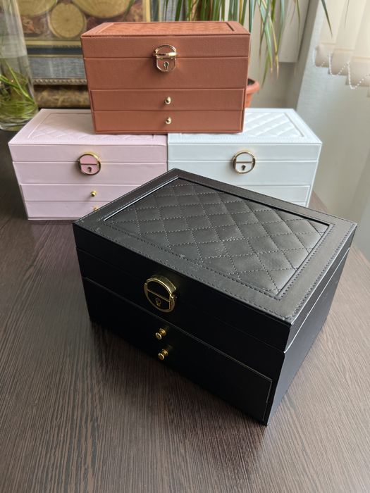 Скринька для прикрас, шкатулка