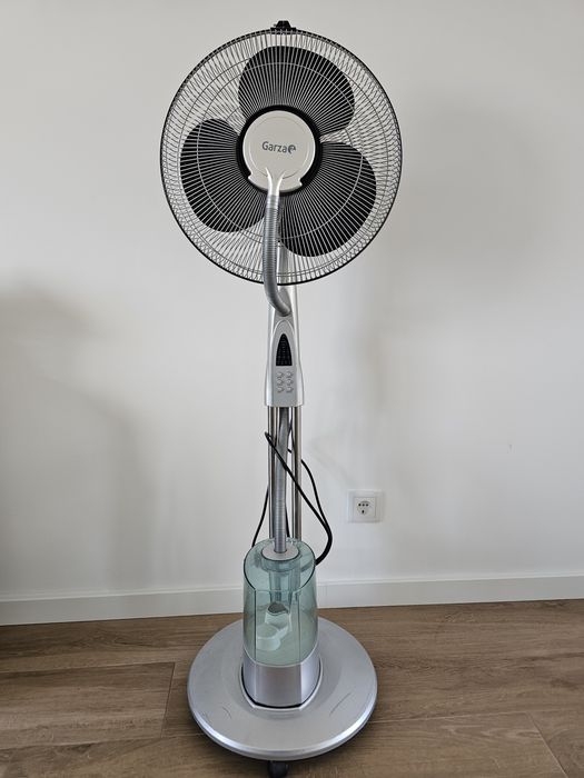 Ventoinha Garza com nebulização / depósito de água