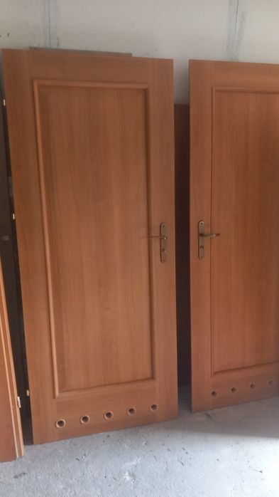 Drzwi wewnętrzne 80tki z futryną.