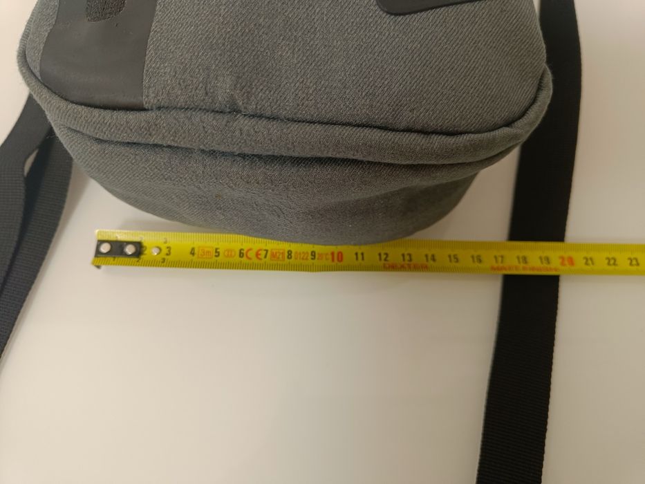 Oryginalna Saszetka Nike Tech / Torebka na ramię – Szara – Stan BDB