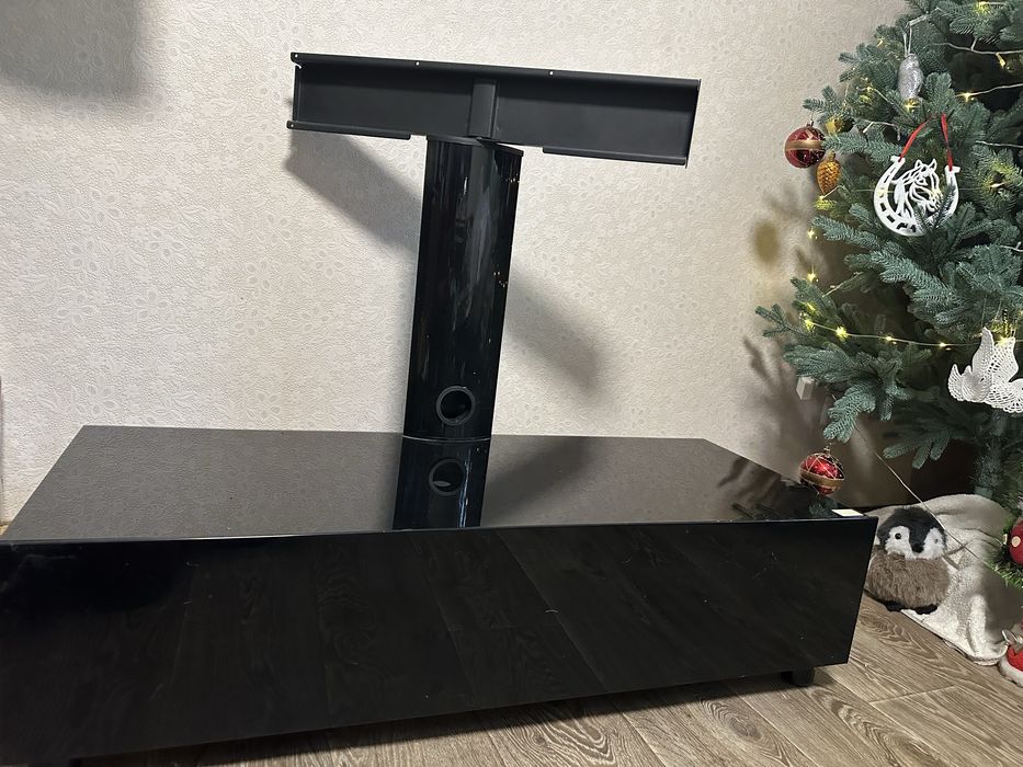 Тумба під ТВ зі склом і кронштейном | 110×44×30