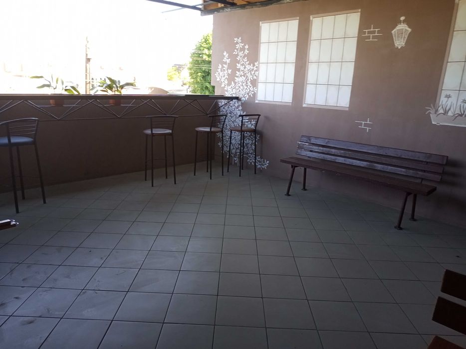 Будинок , центр  , р-н ЧНУ., для відпочинку  та  свят