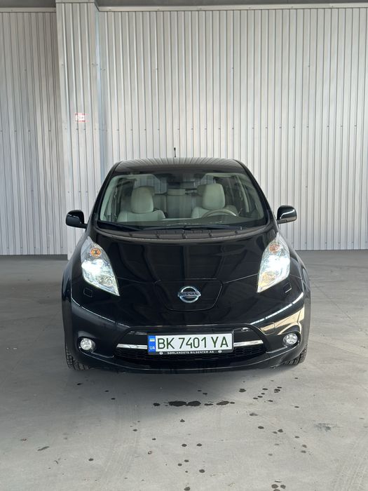 Оренда nissan leaf 40kwt (220км ходу) + Webasto