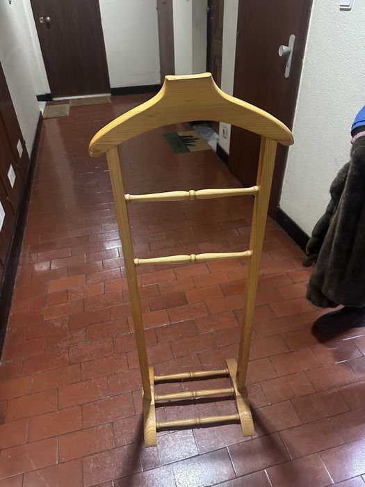 Cabide bingaleiro em bom estado de conservacao