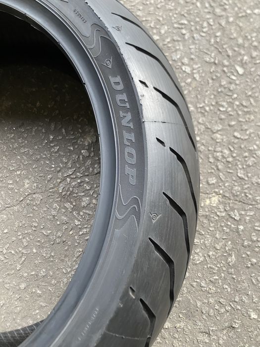 Pneu de mota 180/55/17 Dunlop RoadSmart IV GT (NOVO)