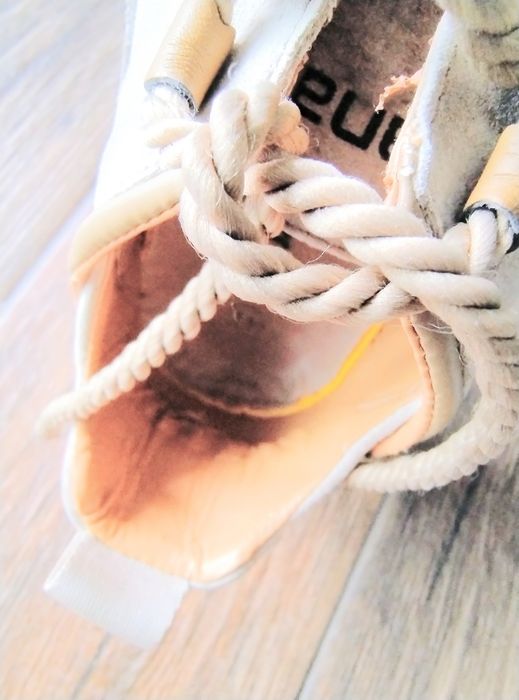 Sneakersy beżowe Iguana