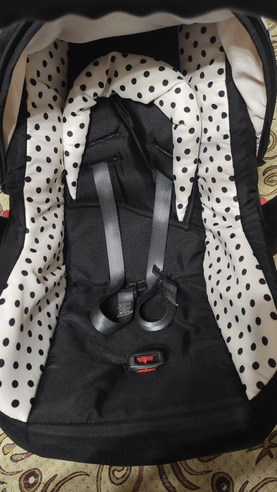 Автокрісло від 0-10 є ще гойдалка