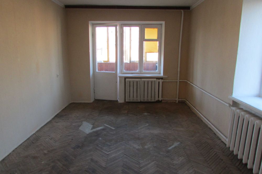 Ст. метро Почайна.  вул. Троїцько-Кирилівська 14