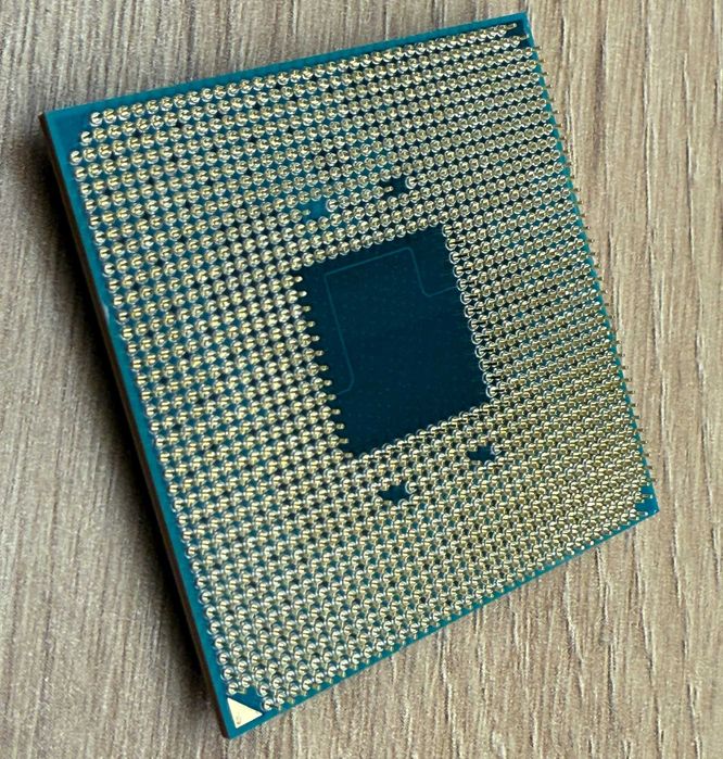 AMD Ryzen 5 3600 + AMD Ryzen 5 3400G з графічним ядром Vega (AM4)