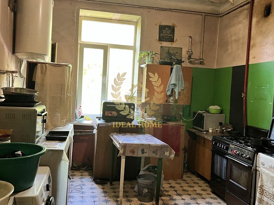 Продам велику кімнату у гуртожитку, Київ, метро Дорогожичи