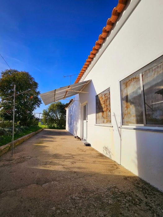 ARRECADAÇÃO Arrenda-se Évora