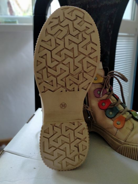 Продам шкіряне взуття. Єврозима..Виробник Німеччина.