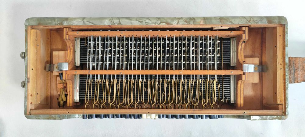 Akordeon Traviata 80 Basów