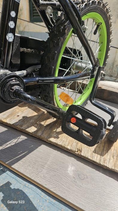 Bicicleta com rodinhas laterais (Prir Velho)