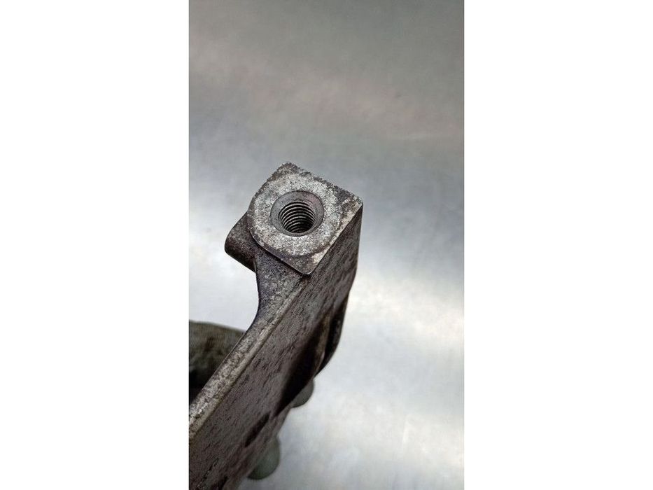 łapa silnika 9180996 volvo s60 v70 ii s80 2.0t