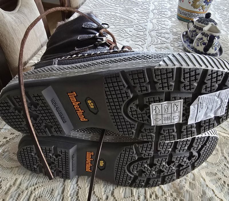 Śliczne nowe kozaki marki  "Timberland"