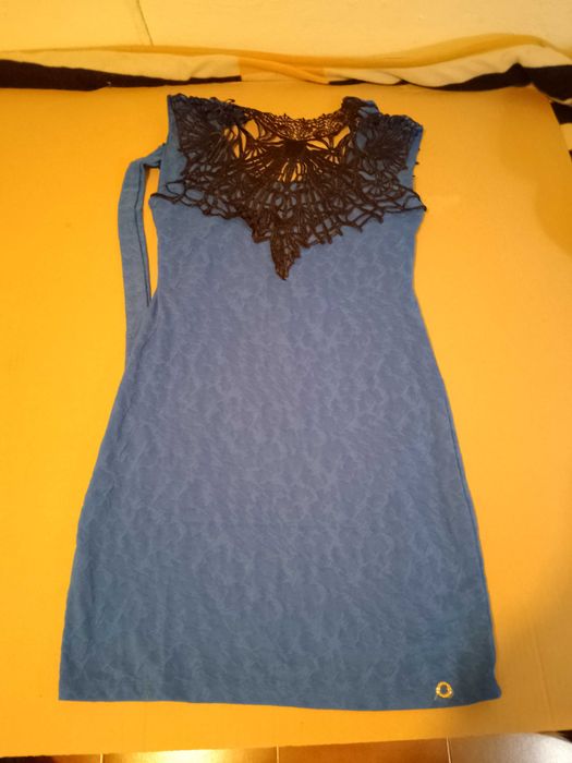 Varias roupas de senhora