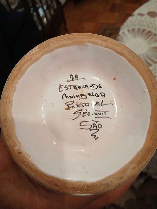 Pote e 3 jarras decorativas