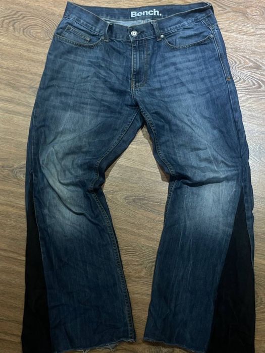 флейред джинсы кастом Bench