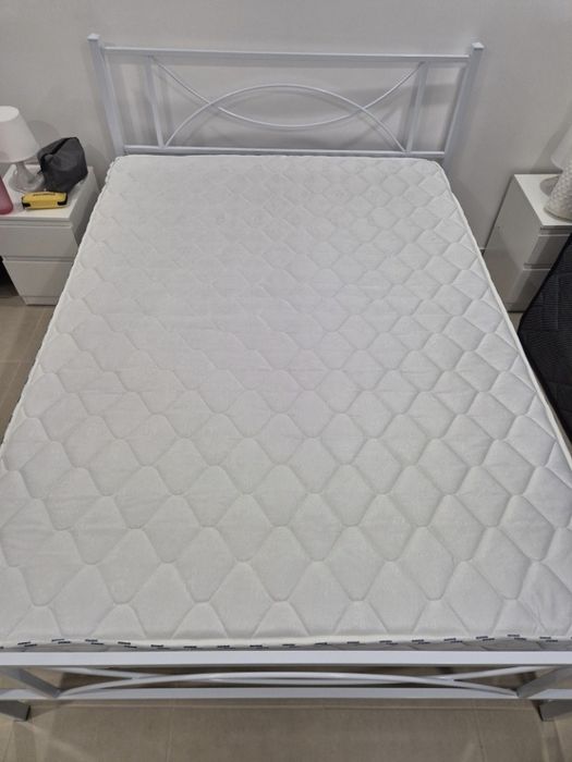 Colchão 140 x 190 praricamente novo