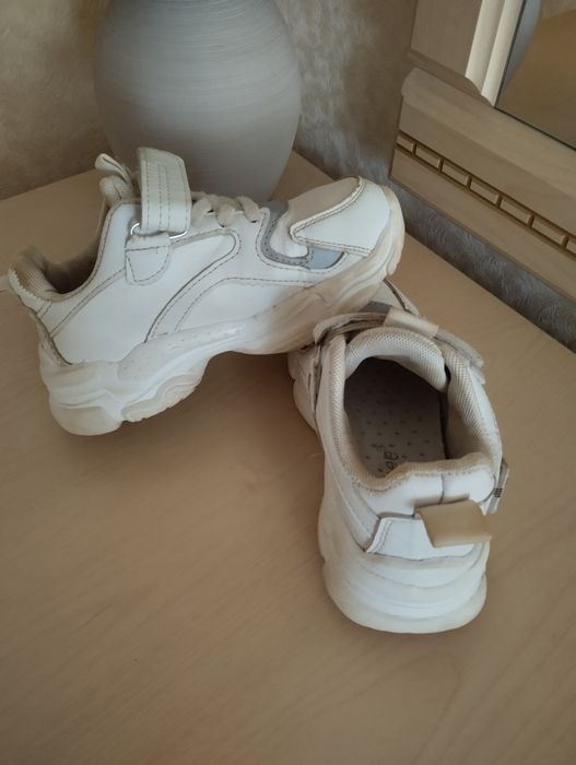 Класні кросівки clibee