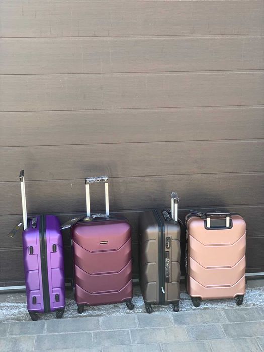 Валіза з пластику на 4 колесах XS S M L Дорожний чемодан СУМКА ПОЛЬША