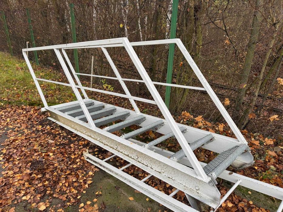 Schody stalowe, stopnie z kraty WEMA - używane