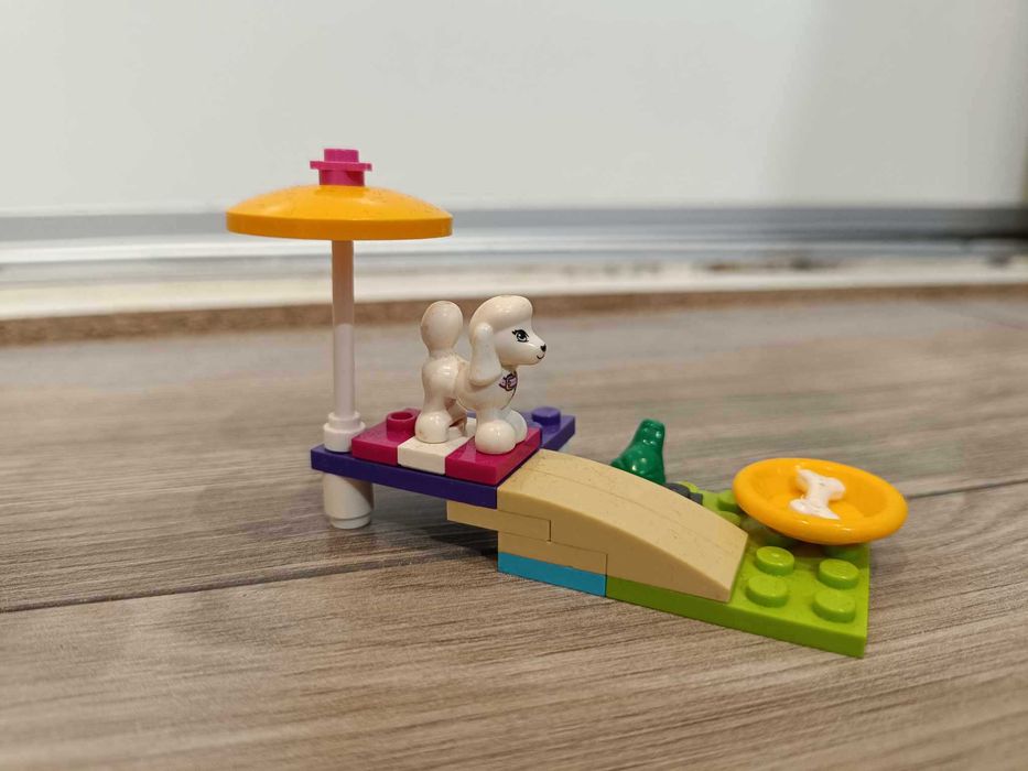 Lego Friends + biały pudel