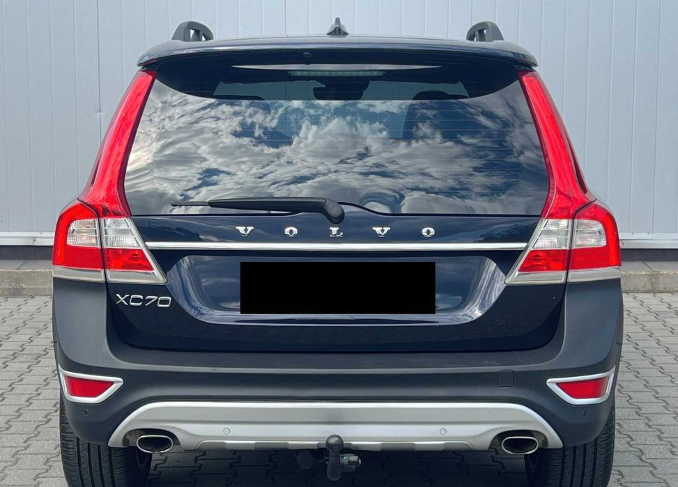 2016  Volvo    XC 70