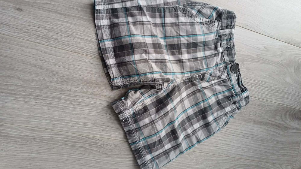 Spodenki w kratkę 104