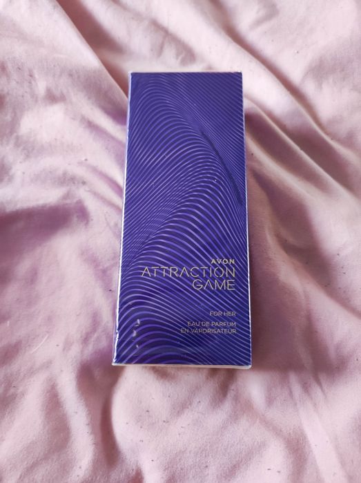 Perfumy Avon attraction game