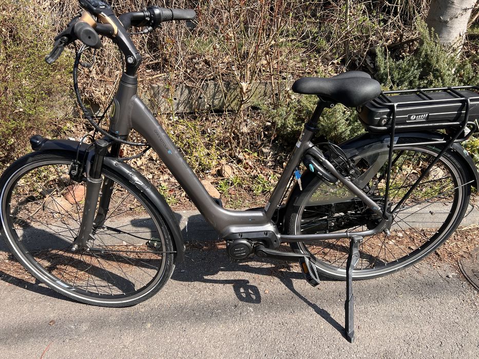 Rower elektryczny GIANT GRANDTOUR E+ silnik centralny YAMAHA  /A