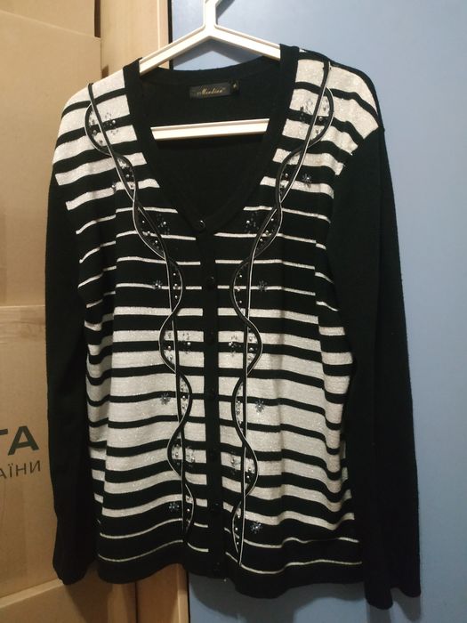 Свитер.  женский