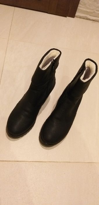 Czarne botki ze skóry