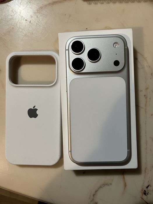 Iphone 17 pro silver