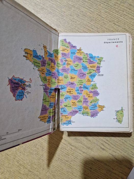 Książka Le petit Larousse słownik francusko-francuski