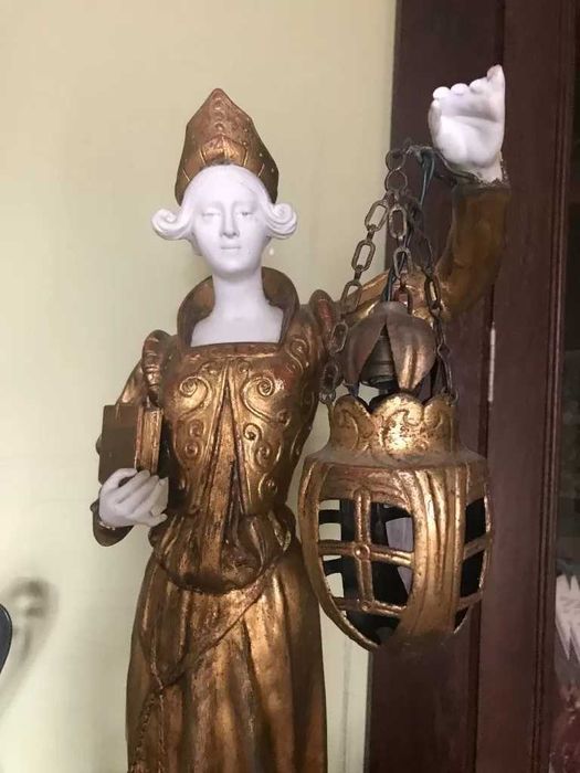 Stylowa lampa-rzeźba