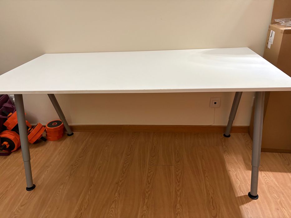 Conjunto Escritório: Secretária 160x80 + Cadeira Ergonómica