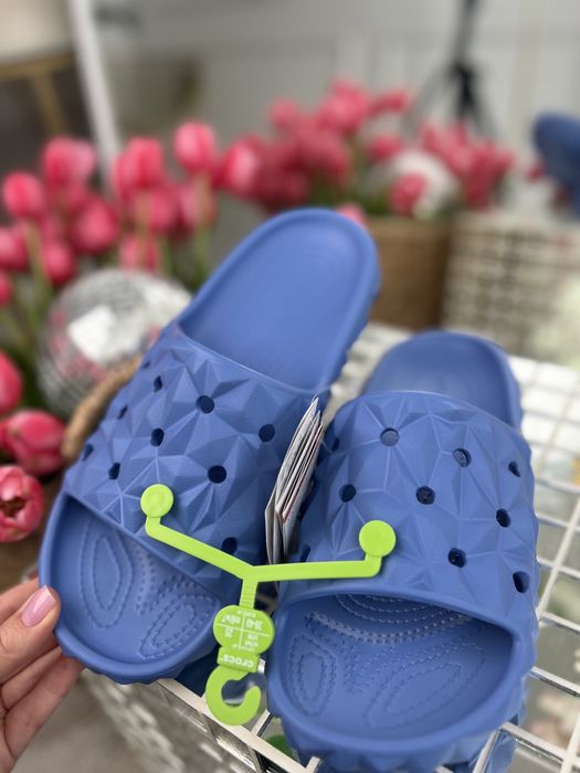 Крокси шльопанці crocs classic geometric slide 36 та 37
