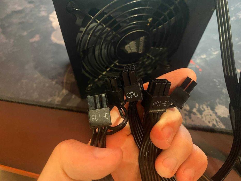 Zasilacz Corsair CX600m