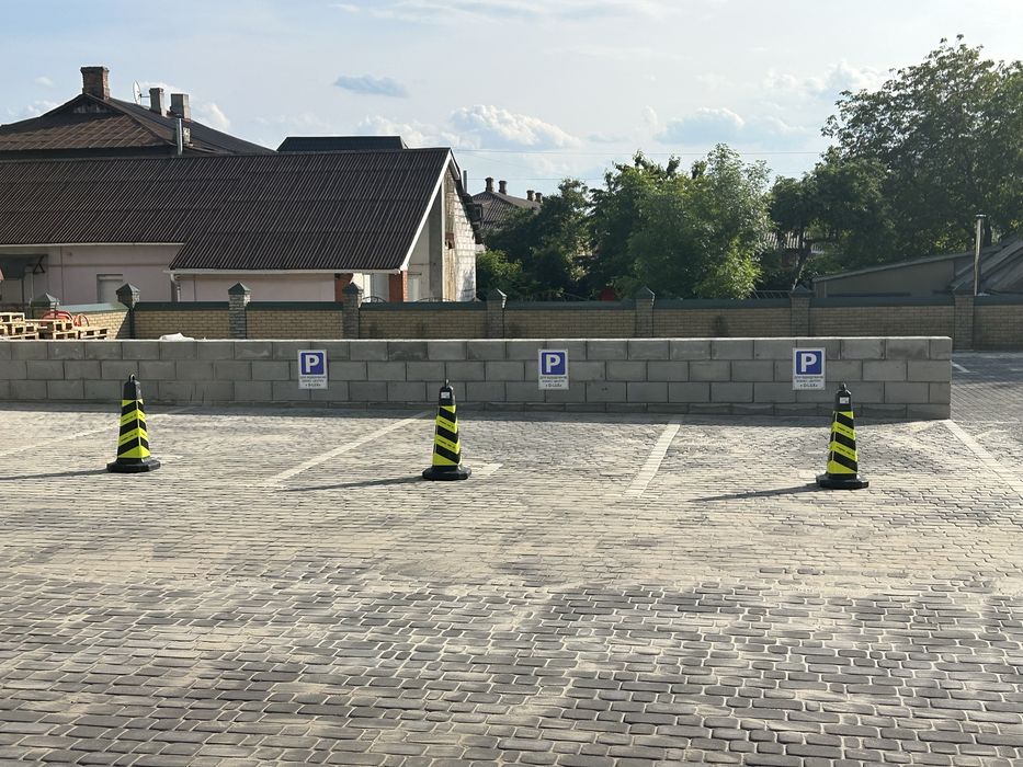 Оренда паркомісця центр міста Героів Небесноі Сотні 24